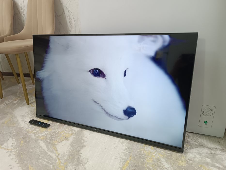 Телевизор 4K Smart TV триколор.