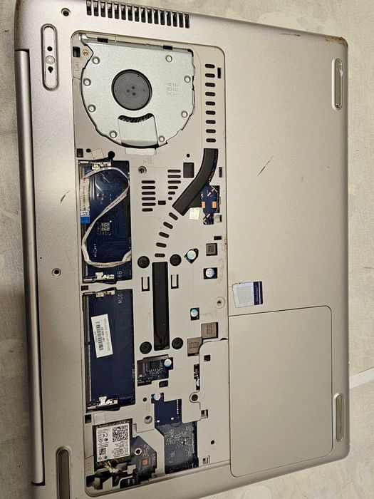 Defect laptop hp probook Hsn-q06c I5 gen 8