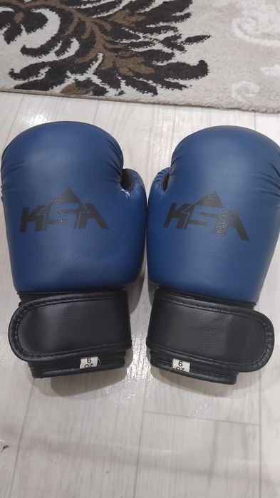 Продам боксёрские перчатки.
