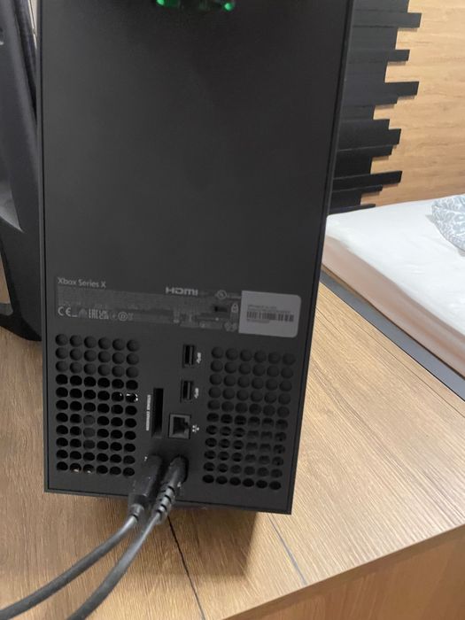 Xbox series x în stare impecabilă