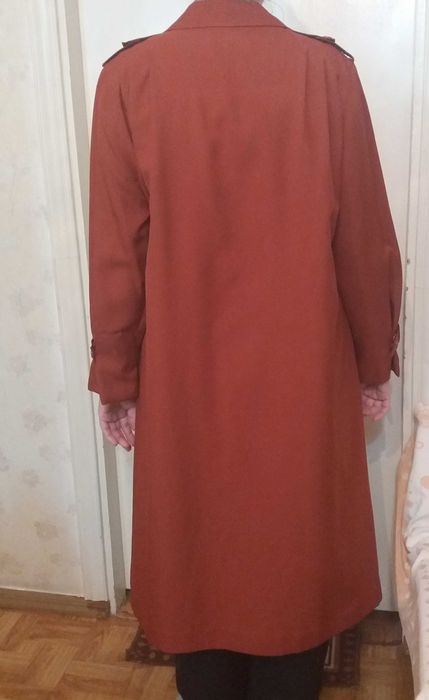 Плащ женский, легкий.