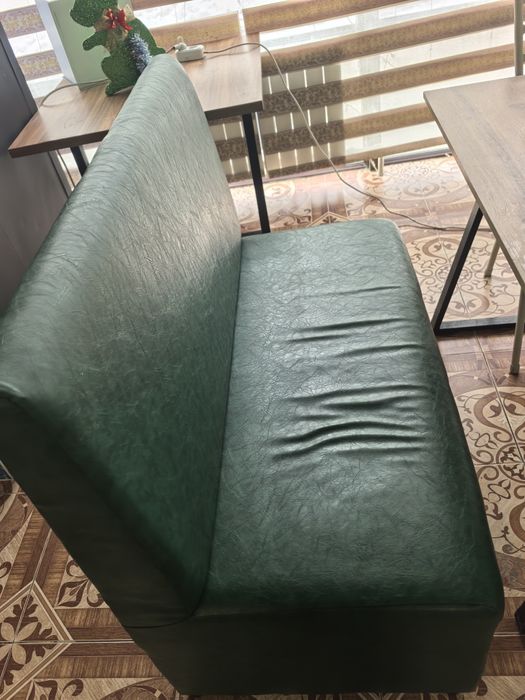 Продам диваны и столы для кафе