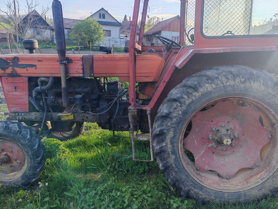 Tractor Universal 650 cu motor Iveco 6 cilindri