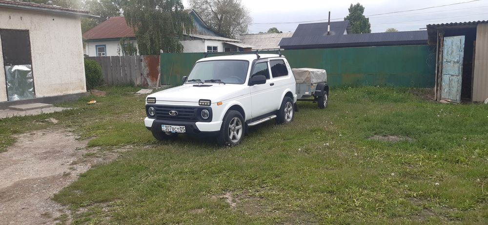 Нива урбан 2017. С прицепом