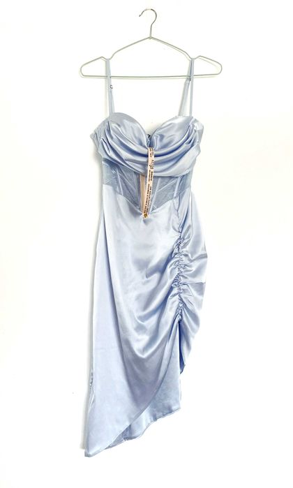 Rochie midi cu corset asimetric în albastru de la OhPolly (disponibil)