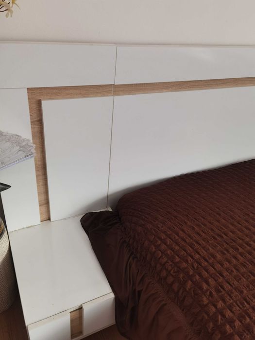 Бяла спалня, нощни шкафчета