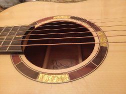 Aksiya gitara struna va kapodastr
akustik gitara struna+ kapodastr