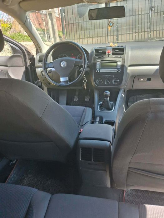 Se vinde Volkswagen golf