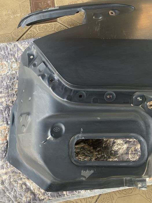 Заднее правое крыло Camry 70-75