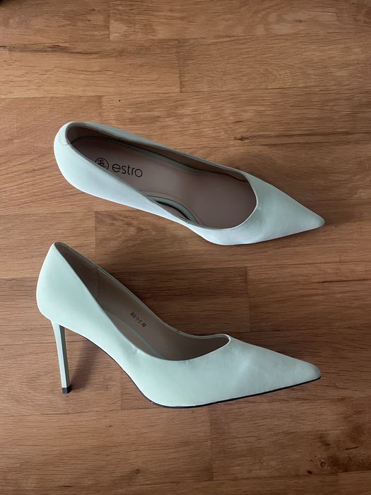 Зелени чисто нови токчета