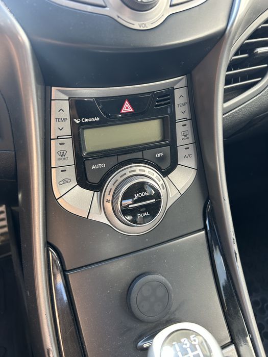 HYUNDAI Elantra 2012 — imagine 3