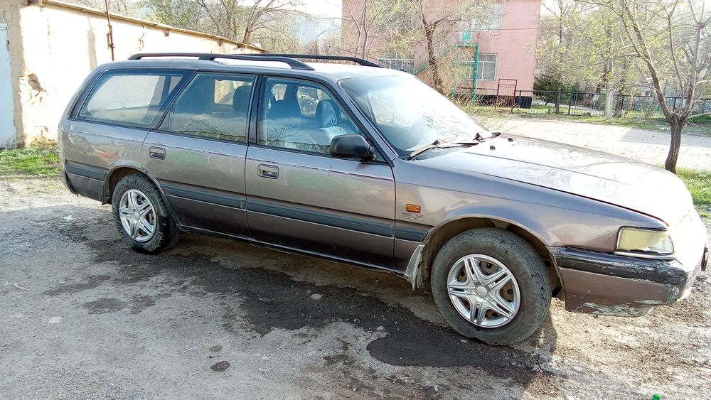 Мазда универсал.