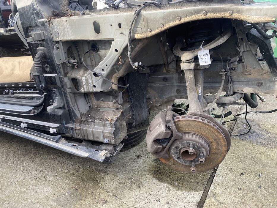 Fuzetă dreapta față Mercedes W213