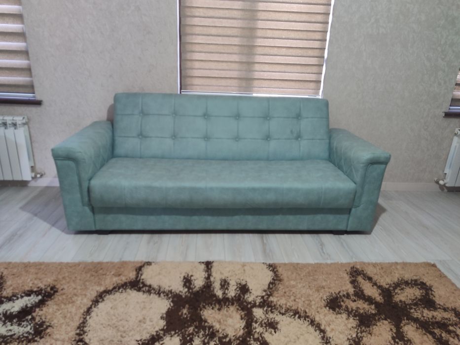 Продаётся диван и два кресла