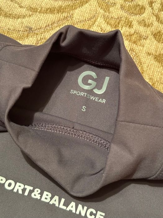 Спортивный женский топ