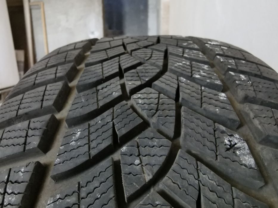 Anvelope iarna 225 50 R18