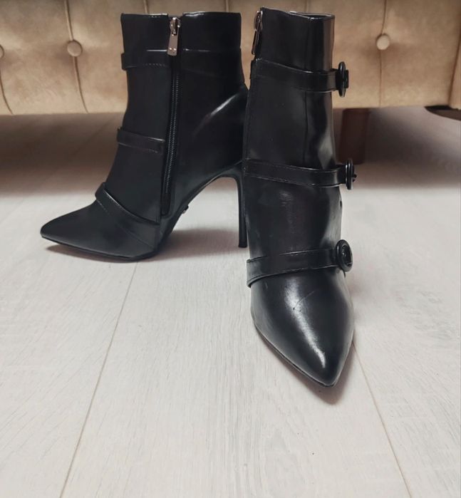 Botine Prima Donna cu toc