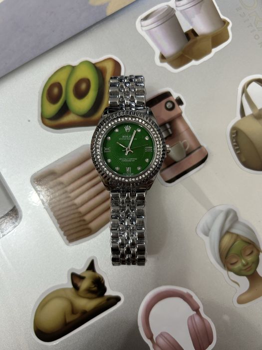 Наручные женские часы