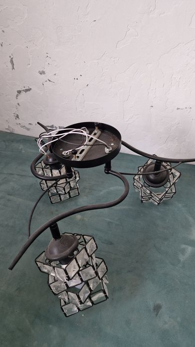 Люстра в черном цвете