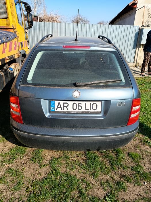 Vând scoda fabia
