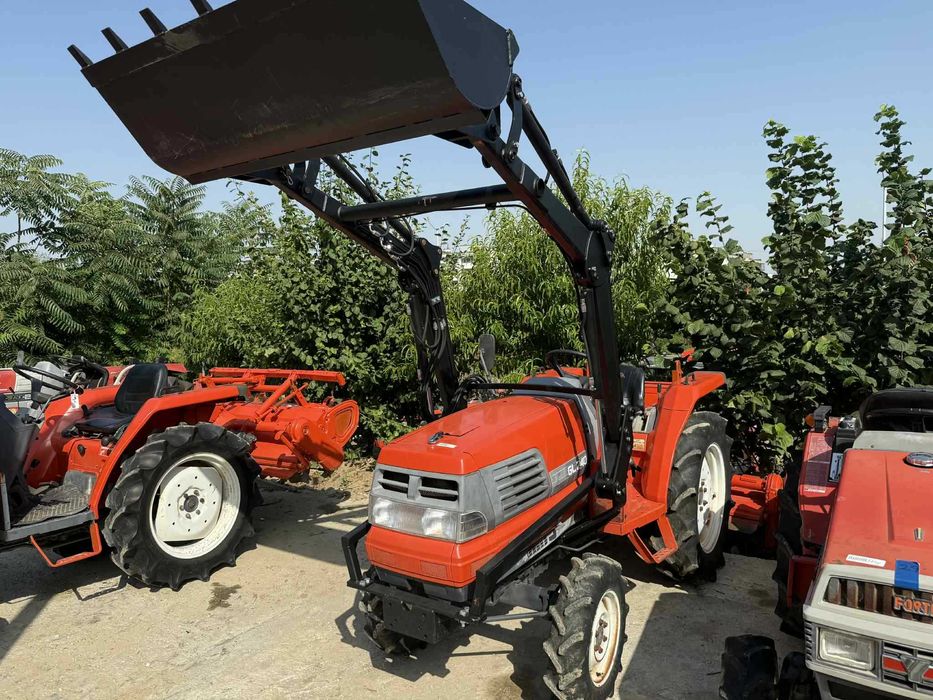 Челен товарач KUBOTA GL240 4x4
