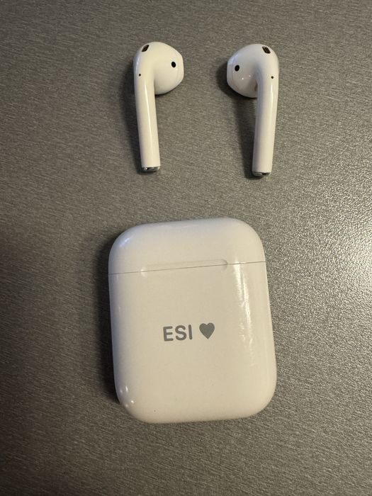 Продавам оригинални AirPods