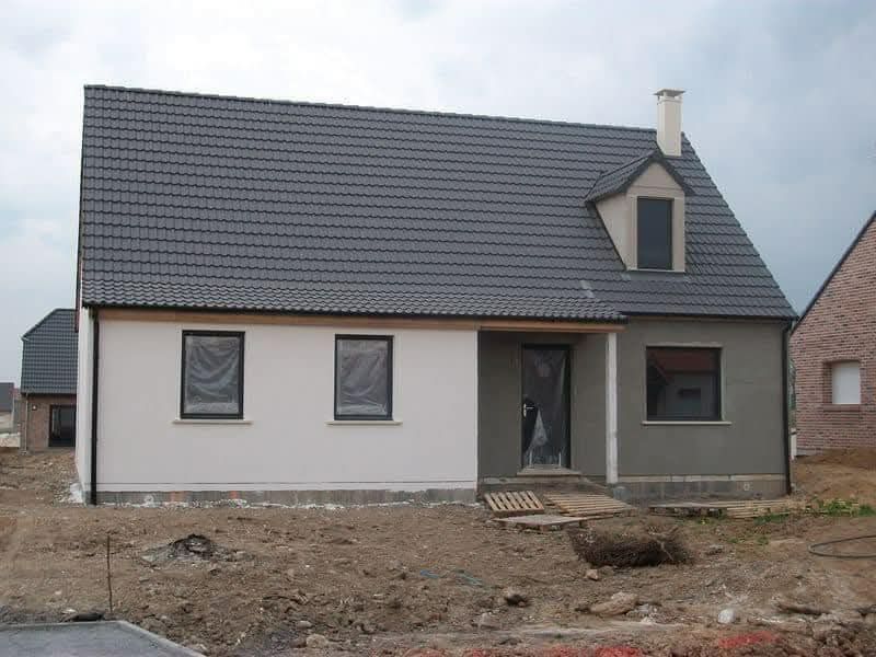 Vand case modulare pe structură metalică