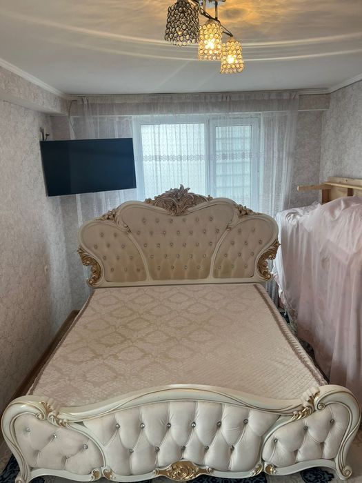 Спальный кровать