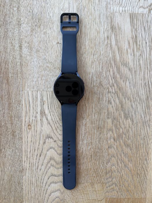 Часовник Galaxy Watch16