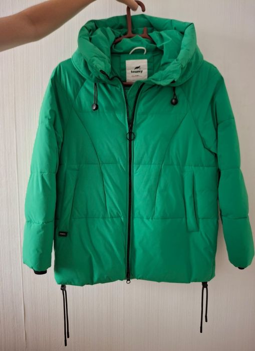 Продам женский пуховик. Зима.