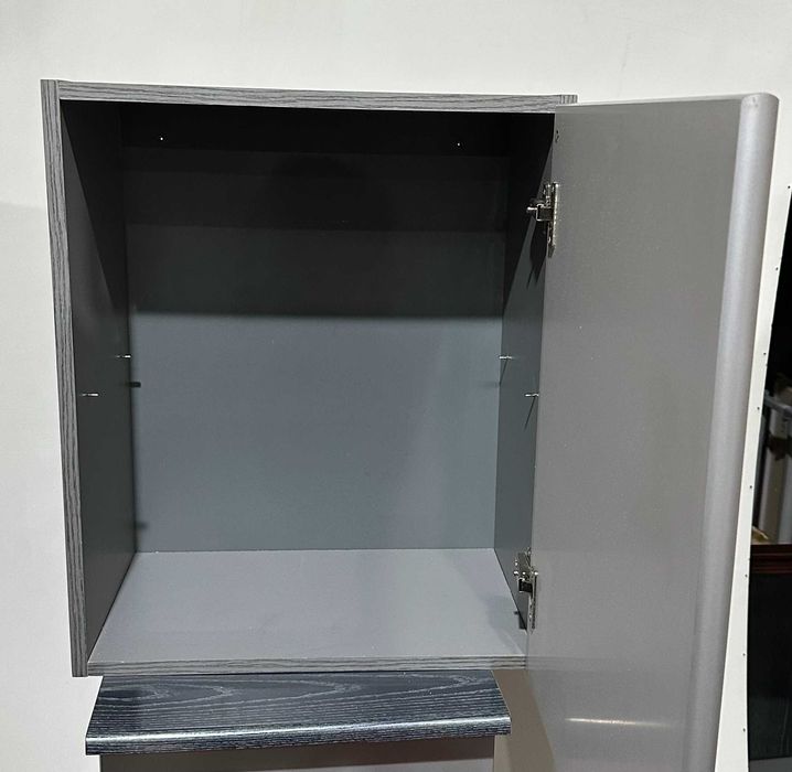 Dulap Suspendat cu usa; Corp solid de perete