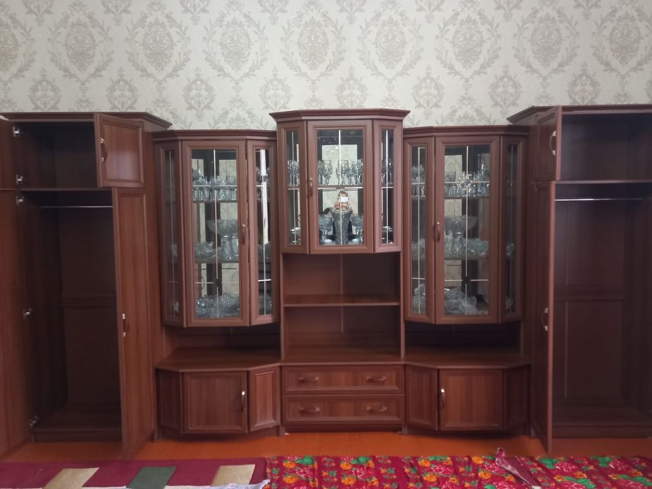 Сервант для гостинной