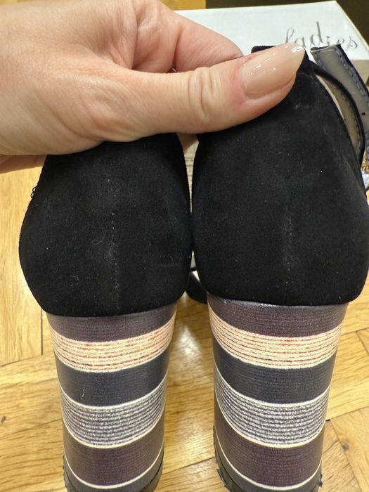 Дамски сандали на висок ток