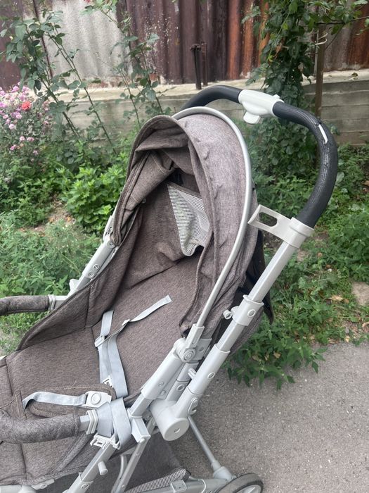 Коляска прогулочная