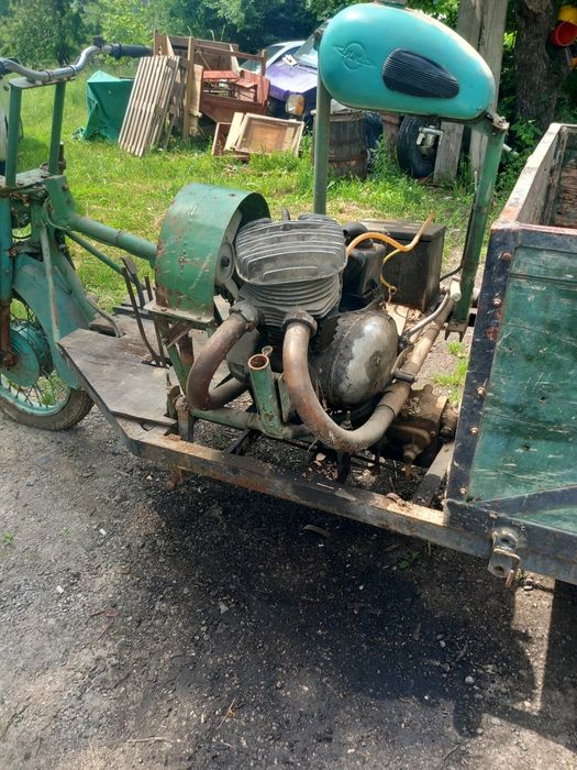 Триколка със двигател на иж