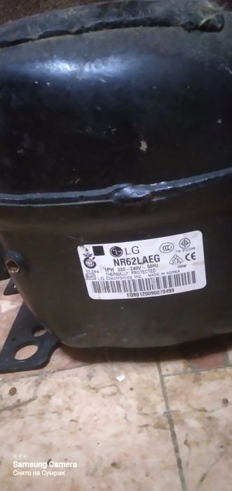 Мотор для холодильнике в рабочем состоянии