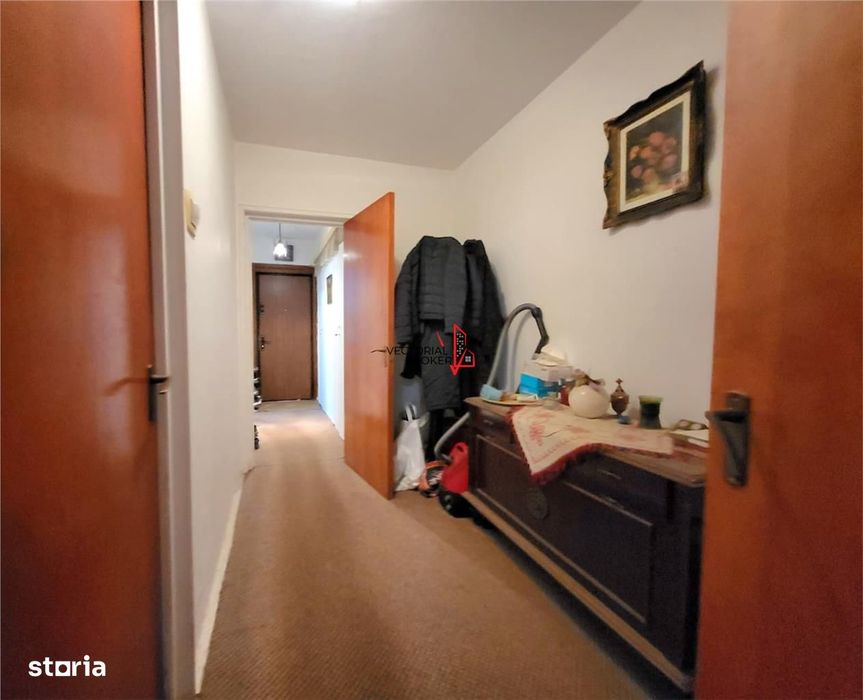 La 2 Pasi De Metrou   Apartament 3 Camere  Etaj 1