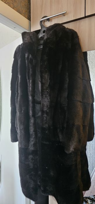 Продаётся срочно норковая шуба