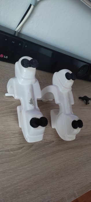 Mini scutere Vespa din porțelan