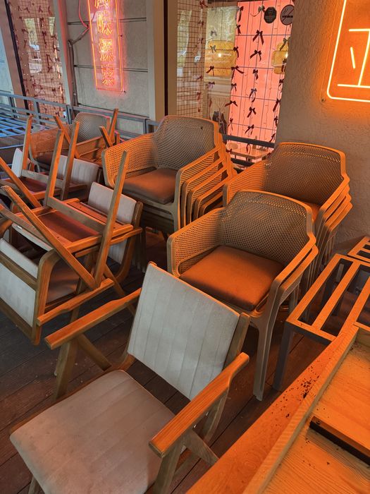 Продам столы стулья срочно недорого