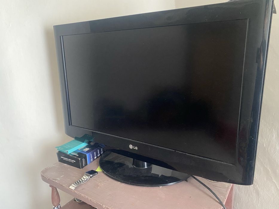 Продам Телевизор LG диагональ 102см.
