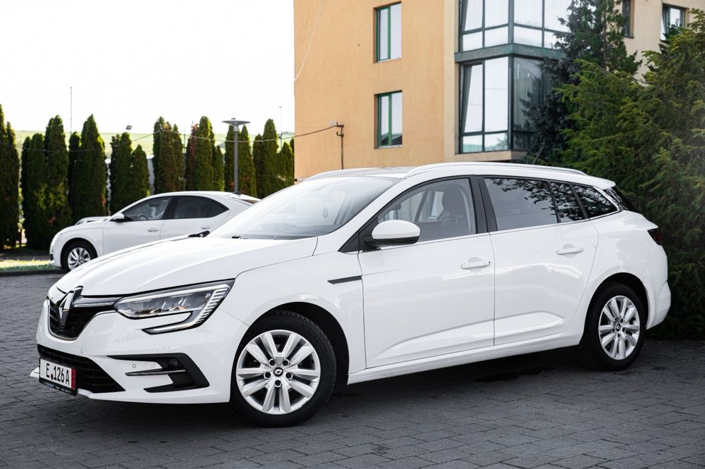 RENAULT Megane 2022 — imagine 2