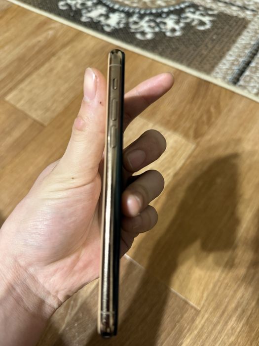 Айфон 11 про продаётся