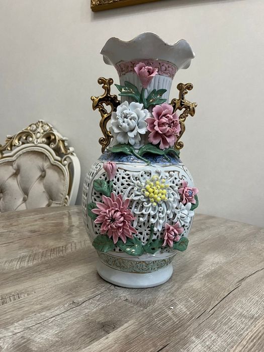 Ваза фарфор редскостная