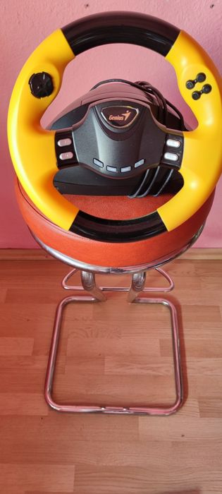 Vând volan Genius Racing Speed Wheel RV