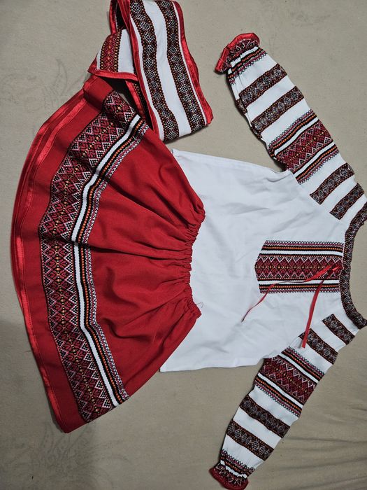 Costum popular fetite