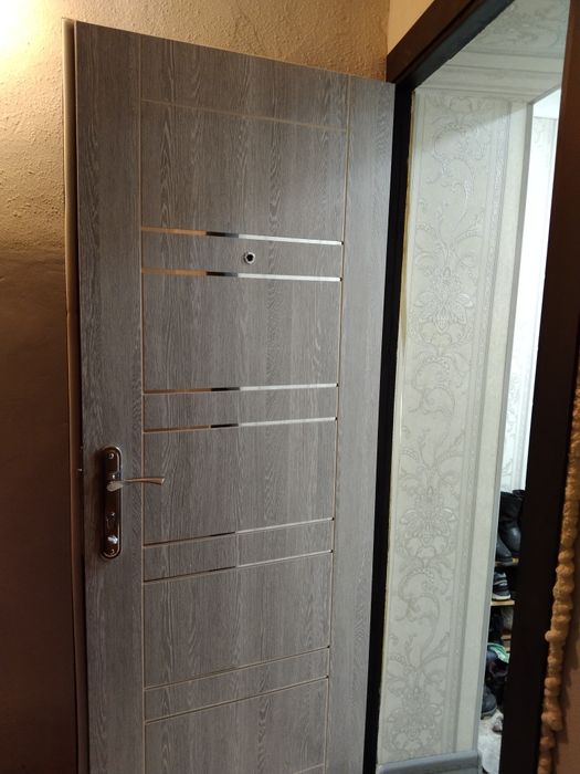 Обшивка железных дверей,откосов ,батарей МДФ панелями - Изготовление и ...
