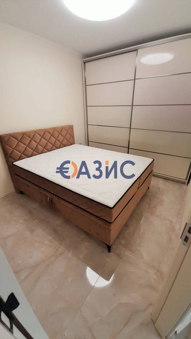 Продава се Двустаен апартамент в Бургас, Център - 74 кв.м за 1551 €/кв.м - Снимка #12