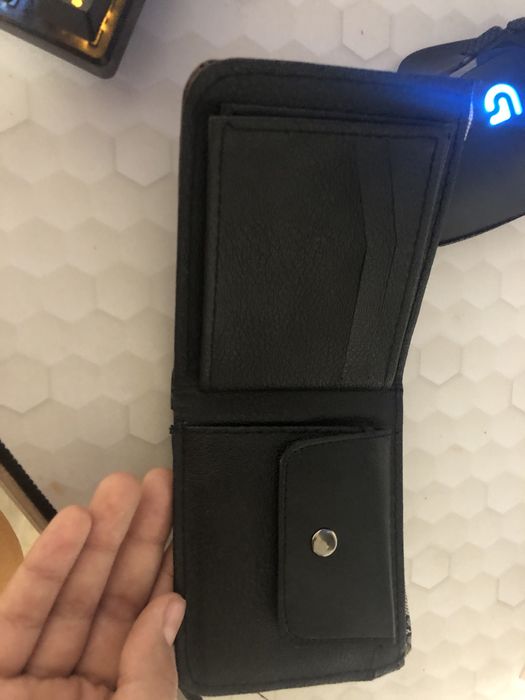 Vand portofel gucci in stare foarte buna