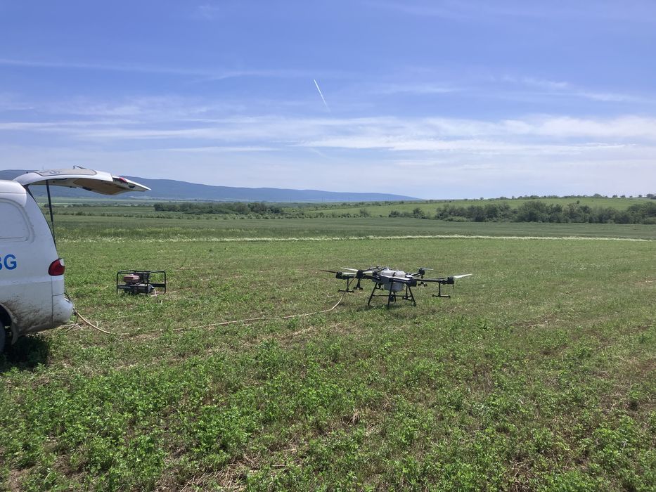 Пръскане с ДРОН!!!